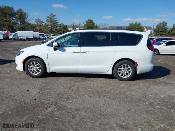 2021 Chrysler Voyager LXI with VIN 2C4RC1DG1MR534597, listed as a IAAI auction lot 41527294 with NaN miles. Bid and sale history available at carsss.com. Image 14.