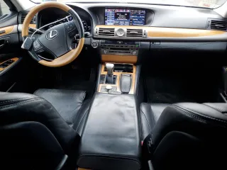 2014 Lexus LS 460 L with VIN JTHDL5EF9E5006987, listed as a Copart auction lot 44515875 with 130,618 mi miles and Salvage title. Bid and sale history available at DreamBid. Image 8.
