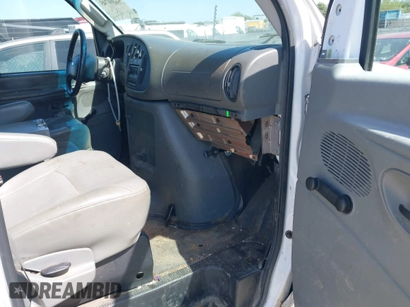 2007 Ford Econoline Cargo Commercial with VIN 1FTNE14W37DB45063, listed as a IAAI auction lot 42100745 with 185,991 mi miles and . Bid and sale history available at DreamBid. Image 5.