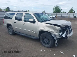 2007 Chevrolet Suburban LT with VIN 3GNFK16347G108307, listed as a IAAI auction lot 41700188 with 233,878 mi miles and . Bid and sale history available at DreamBid. Image 1.