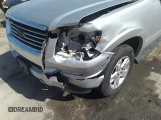 2009 Ford Explorer XLT with VIN 1FMEU73869UA17990, listed as a IAAI auction lot 41787675 with 198,364 mi miles. Bid and sale history available at carsss.com. Image 6.