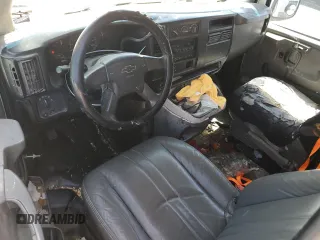 2006 Chevrolet Express Cargo с VIN 1GCGG25VX61101124, выставлен на аукционе Copart как лот 56374765 с пробегом 236 178 миль миль и Списание • Salvage title. История ставок и продаж доступна на DreamBid. Изображение 8.