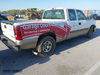 2003 Chevrolet Silverado 1500 LS with VIN 2GCEC19V631302340, listed as a IAAI auction lot 42003954 with 262,332 mi miles. Bid and sale history available at carsss.com. Image 4.