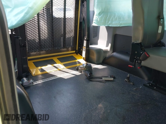 2019 Ford Transit Passenger XL с VIN 1FMZK1CM6KKA23954, выставлен на аукционе IAAI как лот 39021861 с пробегом 46 356 миль миль и . История ставок и продаж доступна на DreamBid. Изображение 8.
