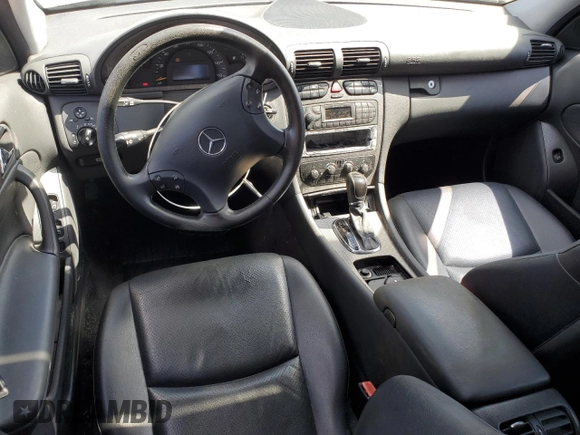 2004 Mercedes-Benz C 230 Kompressor with VIN WDBRF40J64A564613, listed as a Copart auction lot 59876525 with 140,525 mi miles and Clean title. Bid and sale history available at DreamBid. Image 8.