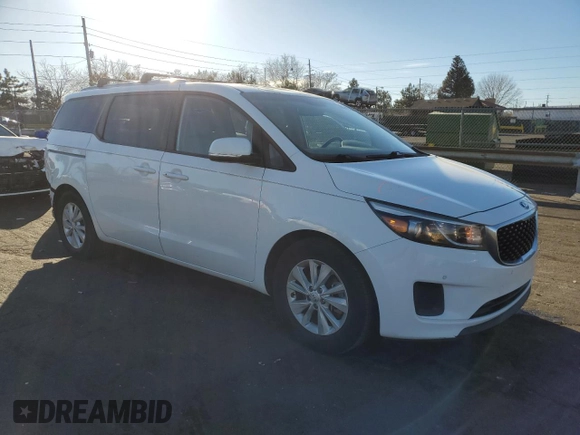 2017 Kia Sedona LX with VIN KNDMB5C19H6325946, listed as a Copart auction lot 82248594 with 139,172 mi miles and Salvage Title. Bid and sale history available at carsss.com. Image 4.