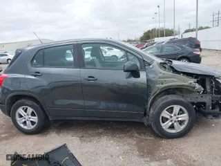 2020 Chevrolet Trax LS with VIN 3GNCJKSB7LL171718, listed as a IAAI auction lot 41742694 with 99,398 mi miles. Bid and sale history available at carsss.com. Image 14.