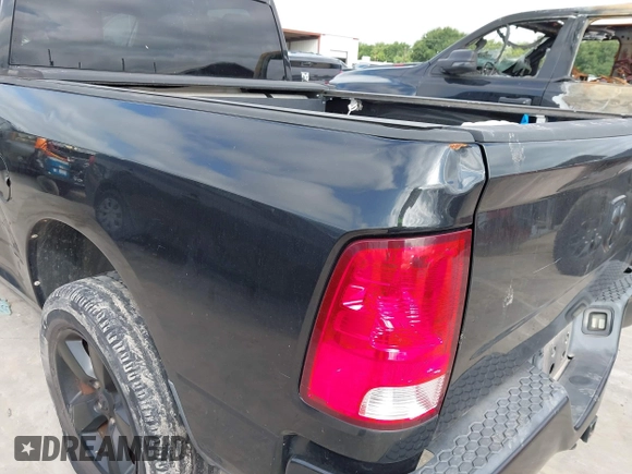2016 Ram 1500 Express z VIN 1C6RR6FG1GS107293, wystawiony jako IAAI lot #42180339 z przebiegiem 182 237 mil mil oraz . Historia ofert i sprzedaży dostępna na DreamBid. Obrazek 18.