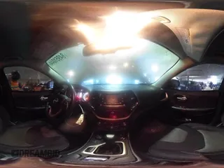 2016 Jeep Cherokee Altitude с VIN 1C4PJMAB2GW344648, выставлен на аукционе Copart как лот 84951044 с пробегом 103 032 миль миль и Списание • Salvage title. История ставок и продаж доступна на DreamBid. Изображение 13.