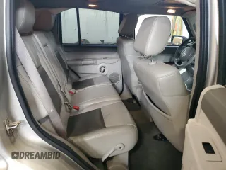 2007 Jeep Commander Limited z VIN 1J8HG58P87C538864, wystawiony jako Copart lot #42998895 z przebiegiem 302 067 mil mil oraz Czysty tytuł • Clean title. Historia ofert i sprzedaży dostępna na DreamBid. Obrazek 11.