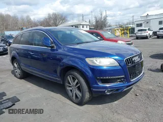 2014 Audi Q7 3.0T Premium Plus with VIN WA1LGAFEXED011017, listed as a IAAI auction lot 41932179 with 254,029 mi miles. Bid and sale history available at carsss.com. Image 1.