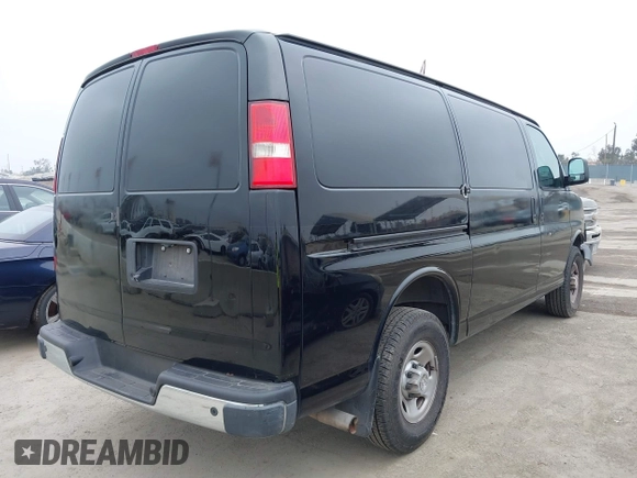 2019 Chevrolet Express Cargo z VIN 1GCWGAFP7K1229420, wystawiony jako IAAI lot #42410963 z przebiegiem Nie podano mil oraz . Historia ofert i sprzedaży dostępna na DreamBid. Obrazek 4.