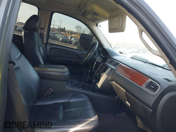 2008 GMC Sierra 3500HD SRW SLT z VIN 1GTHK33698F206358, wystawiony jako IAAI lot #41395304 z przebiegiem 280 645 mil mil oraz . Historia ofert i sprzedaży dostępna na DreamBid. Obrazek 5.