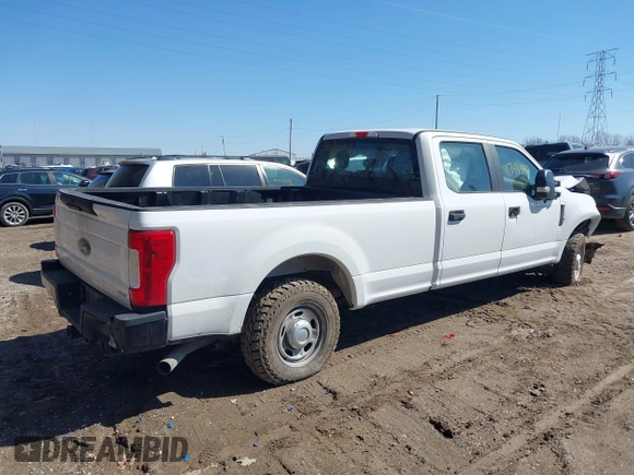 2019 Ford Super Duty F-250 SRW XL with VIN 1FT7W2A64KEE46444, listed as a IAAI auction lot 41743447 with 27,059 mi miles. Bid and sale history available at carsss.com. Image 4.
