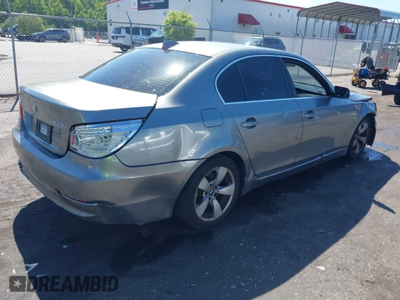 2008 BMW 5 Series 528i with VIN WBANU53598CT07043, listed as a IAAI auction lot 42030992 with 212,833 mi miles and . Bid and sale history available at carsss.com. Image 4.