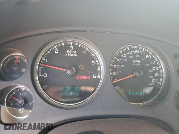 2007 GMC Yukon SLT with VIN 1GKFC13027R209818, listed as a Copart auction lot 65413344 with 227,300 mi miles and Salvage Title. Bid and sale history available at carsss.com. Image 9.
