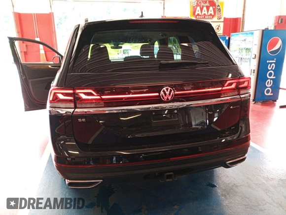 2024 Volkswagen Atlas SE with VIN 1V2HR2CA7RC565025, listed as a IAAI auction lot 42845044 with 25,080 mi miles and . Bid and sale history available at DreamBid. Image 24.