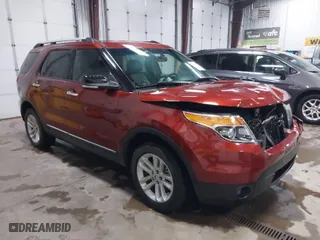 2014 Ford Explorer XLT with VIN 1FM5K8D89EGA17579, listed as a IAAI auction lot 40903918 with 127,780 mi miles. Bid and sale history available at carsss.com. Image 1.