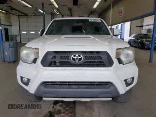 2015 Toyota Tacoma with VIN 3TMMU4FN2FM086482, listed as a Copart auction lot 57124365 with 211,638 mi miles and Salvage title. Bid and sale history available at DreamBid. Image 5.