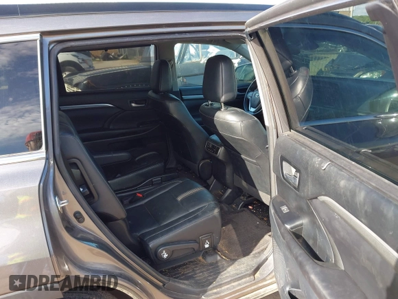 2018 Toyota Highlander SE with VIN 5TDKZRFH4JS548677, listed as a IAAI auction lot 42171321 with 94,205 mi miles and . Bid and sale history available at DreamBid. Image 8.