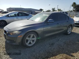 2013 BMW 3 Series 320i z VIN WBA3B1C58DK128983, wystawiony jako Copart lot #61919185 z przebiegiem 155 698 mil mil oraz Czysty tytuł • Clean title. Historia ofert i sprzedaży dostępna na DreamBid. Obrazek 1.