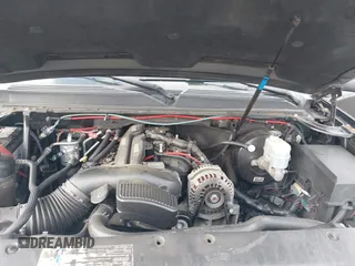 2008 Chevrolet Suburban LTZ z VIN 1GNFC16J58R119412, wystawiony jako IAAI lot #42282221 z przebiegiem 356 160 mil mil oraz . Historia ofert i sprzedaży dostępna na DreamBid. Obrazek 10.