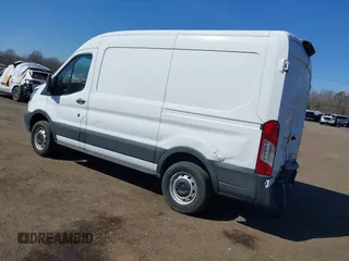 2019 Ford Transit z VIN 1FTYR1CM6KKB81786, wystawiony jako IAAI lot #41638685 z przebiegiem 87 476 mil mil oraz . Historia ofert i sprzedaży dostępna na DreamBid. Obrazek 3.
