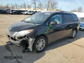 2015 Toyota Sienna XLE with VIN 5TDYK3DC2FS573488, listed as a Copart auction lot 44770774 with 158,502 mi miles and Salvage Title. Bid and sale history available at carsss.com. Image 1.