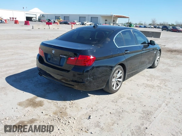 2016 BMW 5 Series 528i z VIN WBA5A5C53GG350065, wystawiony jako IAAI lot #41845613 z przebiegiem 166 324 mil mil oraz . Historia ofert i sprzedaży dostępna na DreamBid. Obrazek 4.