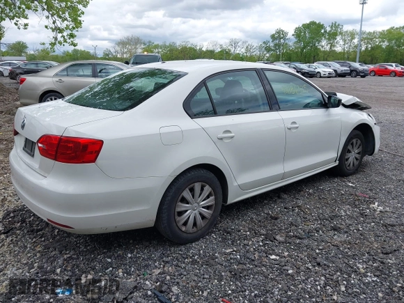 2014 Volkswagen Jetta S z VIN 3VW2K7AJ0EM367470, wystawiony jako IAAI lot #42186375 z przebiegiem 118 715 mil mil oraz . Historia ofert i sprzedaży dostępna na DreamBid. Obrazek 4.