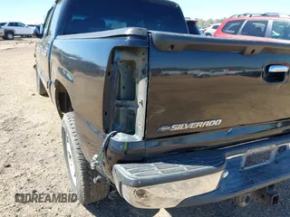2006 Chevrolet Silverado 1500 LT1 with VIN 2GCEK13T761105028, listed as a IAAI auction lot 41541117 with 356,517 mi miles. Bid and sale history available at carsss.com. Image 18.