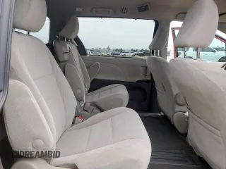 2020 Toyota Sienna LE Auto Access Seat z VIN 5TDKZ3DCXLS041015, wystawiony jako Copart lot #62779795 z przebiegiem 29 157 mil mil oraz Szkoda całkowita • Salvage title. Historia ofert i sprzedaży dostępna na DreamBid. Obrazek 11.