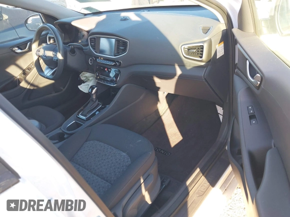 2019 Hyundai Ioniq Blue z VIN KMHC65LC6KU166738, wystawiony jako IAAI lot #38185797 z przebiegiem 110 215 mil mil oraz . Historia ofert i sprzedaży dostępna na DreamBid. Obrazek 5.