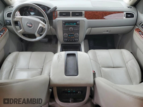 2013 GMC Yukon XL SLT with VIN 1GKS1KE01DR305054, listed as a Copart auction lot 54831015 with 158,054 mi miles and Salvage Title. Bid and sale history available at DreamBid. Image 8.