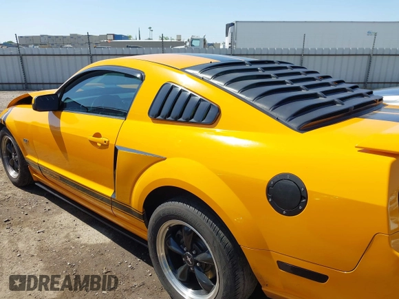 2007 Ford Mustang GT Deluxe with VIN 1ZVFT82H375255531, listed as a IAAI auction lot 42159077 with 158,223 mi miles. Bid and sale history available at carsss.com. Image 15.