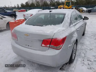 2015 Chevrolet Cruze LS z VIN 1G1PA5SH6F7240786, wystawiony jako IAAI lot #41614478 z przebiegiem 103 978 mil mil oraz . Historia ofert i sprzedaży dostępna na DreamBid. Obrazek 4.