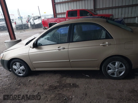 2009 Kia Spectra EX z VIN KNAFE221395647549, wystawiony jako IAAI lot #42408076 z przebiegiem 227 302 mil mil oraz . Historia ofert i sprzedaży dostępna na DreamBid. Obrazek 14.