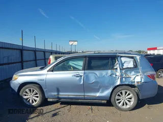 2008 Toyota Highlander Hybrid with VIN JTEEW41A482007659, listed as a IAAI auction lot 40612418 with 169,099 mi miles. Bid and sale history available at carsss.com. Image 14.
