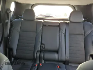 2024 Mitsubishi Outlander SE z VIN JA4J4VA83RZ020109, wystawiony jako Copart lot #52234285 z przebiegiem 4 910 mil mil oraz Szkoda całkowita • Salvage title. Historia ofert i sprzedaży dostępna na DreamBid. Obrazek 10.