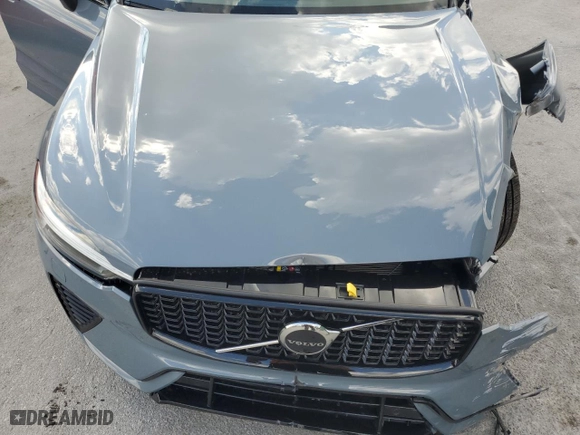 2024 Volvo XC60 Plus Dark Theme with VIN YV4L12RL8R1830216, listed as a Copart auction lot 51135325 with 9,138 mi miles and Non Repairable. Bid and sale history available at carsss.com. Image 12.