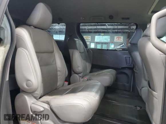 2016 Toyota Sienna Limited z VIN 5TDDK3DC1GS129633, wystawiony jako Copart lot #60228475 z przebiegiem 168 780 mil mil oraz Czysty tytuł • Clean title. Historia ofert i sprzedaży dostępna na DreamBid. Obrazek 11.