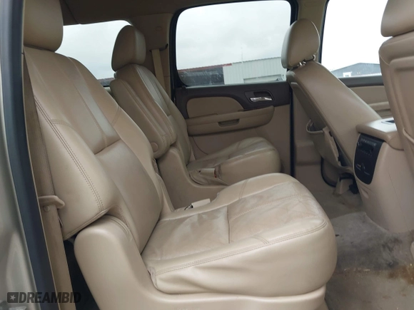 2013 GMC Yukon XL SLT with VIN 1GKS1KE02DR330318, listed as a IAAI auction lot 41526110 with 187,699 mi miles. Bid and sale history available at carsss.com. Image 8.