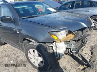 2004 Mitsubishi Outlander LS with VIN JA4LX31F344003223, listed as a IAAI auction lot 41614338 with 135,101 mi miles. Bid and sale history available at carsss.com. Image 6.