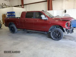2024 Ram 2500 Laramie z VIN 3C6UR5NL3RG103131, wystawiony jako Copart lot #67840964 z przebiegiem 131 962 mil mil oraz Szkoda całkowita • Salvage title. Historia ofert i sprzedaży dostępna na DreamBid. Obrazek 4.