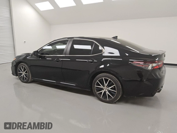 2022 Toyota Camry SE with VIN 4T1G11AK2NU698835, listed as a Copart auction lot 53816855 with 61,183 mi miles and Clean Title. Bid and sale history available at DreamBid. Image 2.