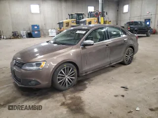 2012 Volkswagen Jetta Sedan SEL w/Sunroof with VIN 3VWLX7AJ1CM390307, listed as a Copart auction lot 47843665 with 155,305 mi miles and Salvage Title. Bid and sale history available at carsss.com. Image 1.