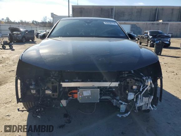 2024 Audi Q8 e-tron Sportback S line Premium Plus z VIN WA1CAAGE6RB031248, wystawiony jako Copart lot #82036714 z przebiegiem 7 671 mil mil oraz Szkoda całkowita • Salvage title. Historia ofert i sprzedaży dostępna na DreamBid. Obrazek 5.