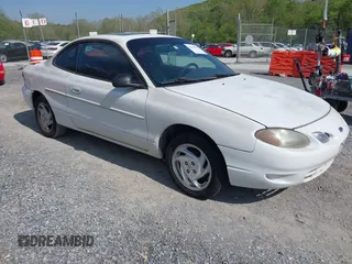 2000 Ford Escort ZX2 z VIN 3FAKP1134YR226577, wystawiony jako IAAI lot #42139585 z przebiegiem 218 425 mil mil oraz . Historia ofert i sprzedaży dostępna na DreamBid. Obrazek 1.