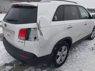 2013 Kia Sorento EX with VIN 5XYKU3A20DG325830, listed as a IAAI auction lot 41350790 with 98,093 mi miles and . Bid and sale history available at carsss.com. Image 6.