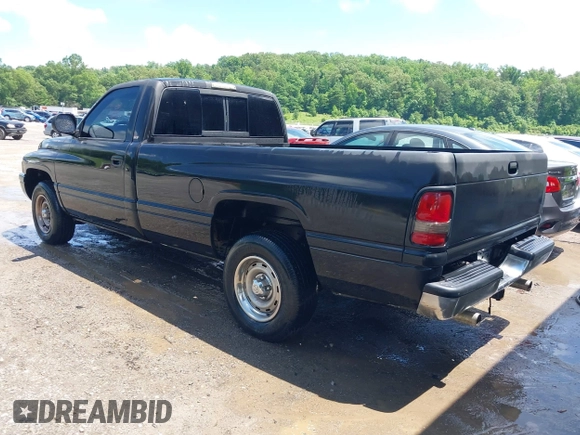 1999 Dodge 1500 z VIN 1B7HC16Y0XS201005, wystawiony jako IAAI lot #42373300 z przebiegiem Nie podano mil oraz . Historia ofert i sprzedaży dostępna na DreamBid. Obrazek 3.